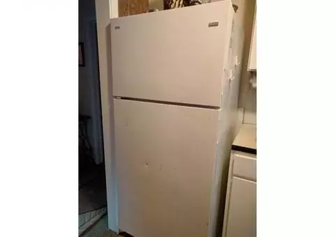 Kenmore top freezer refrigerator white