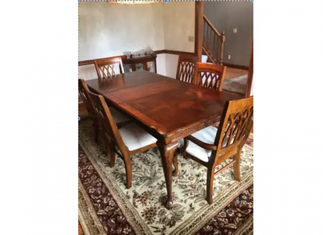 Dining Room Table, Hutch, Chairs, Optional Curio Cabinet & Area Rug